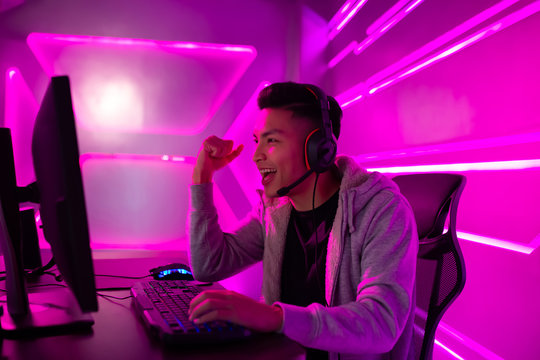 cyber sport gamer win game